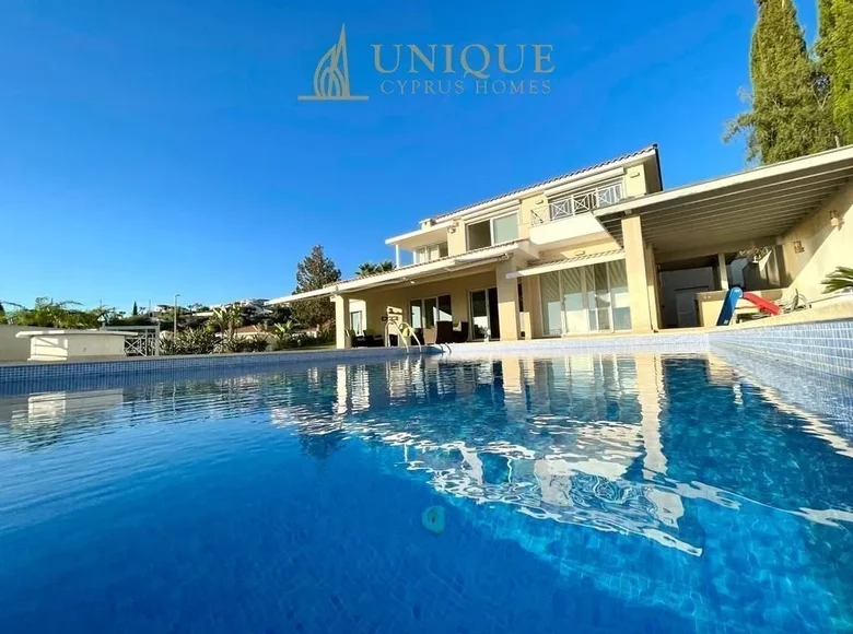 5-Schlafzimmer-Villa 350 m² Tala, Zypern