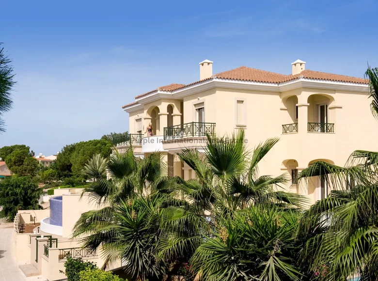 5 bedroom villa 300 m² Peyia, Cyprus