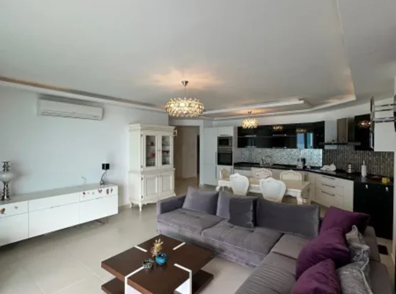 Mieszkanie 3 pokoi 135 m² Alanya, Turcja