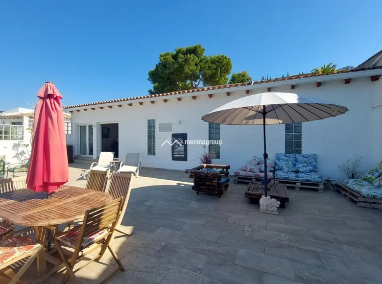 Villa de tres dormitorios 360 m² Altea, Španjolska
