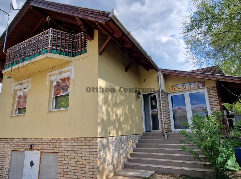 Commercial property 266 m² in Esztergom, Hungary