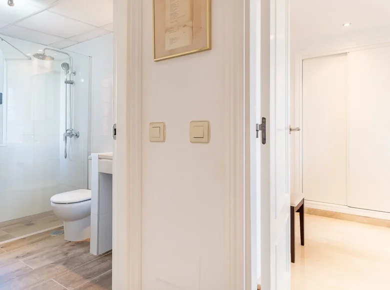 2 bedroom apartment  Estepona, Spain