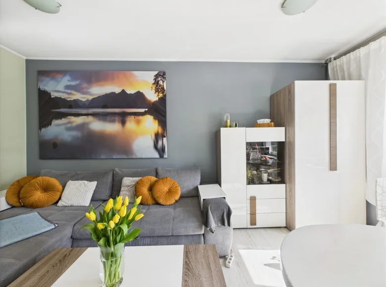 2 room apartment 35 m² Warsaw, Poland