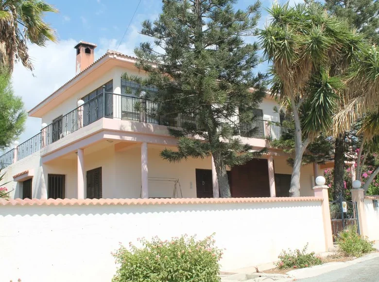 5 bedroom villa 350 m² koinoteta parekklesias, Cyprus