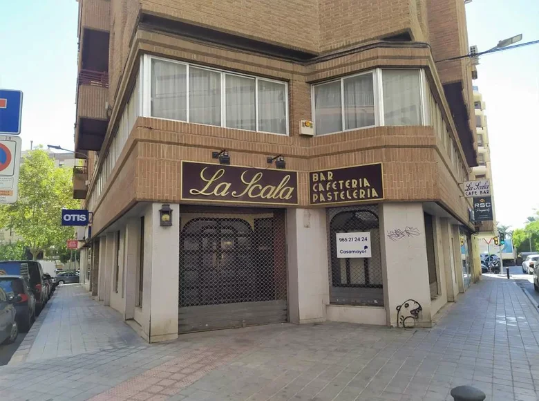 Commercial property 263 m² in Alicante, Spain