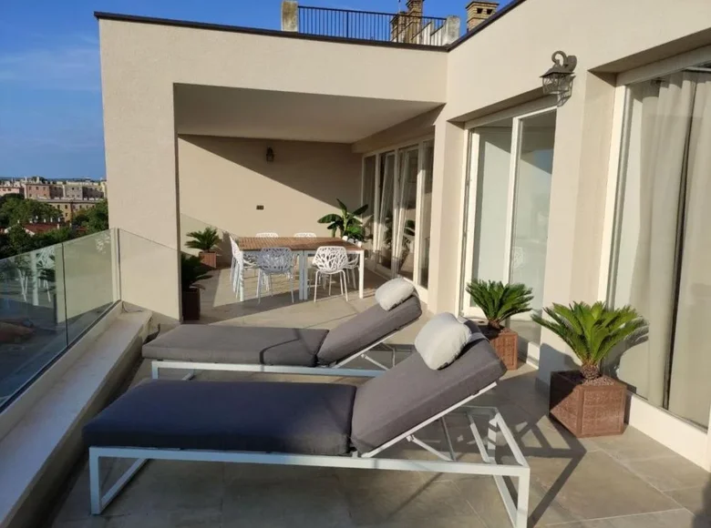 4 bedroom Villa 350 m² Grad Pula, Croatia