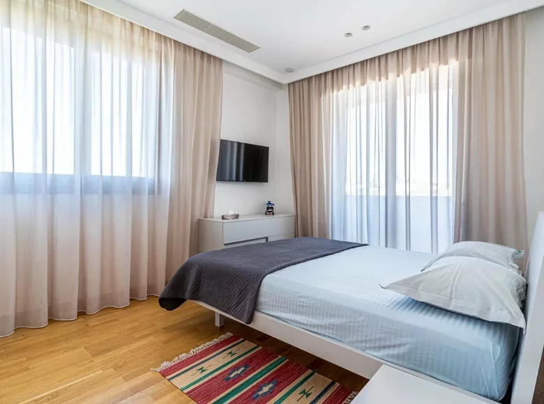 Mieszkanie 3 pokoi 208 m² Limassol District, Cyprus