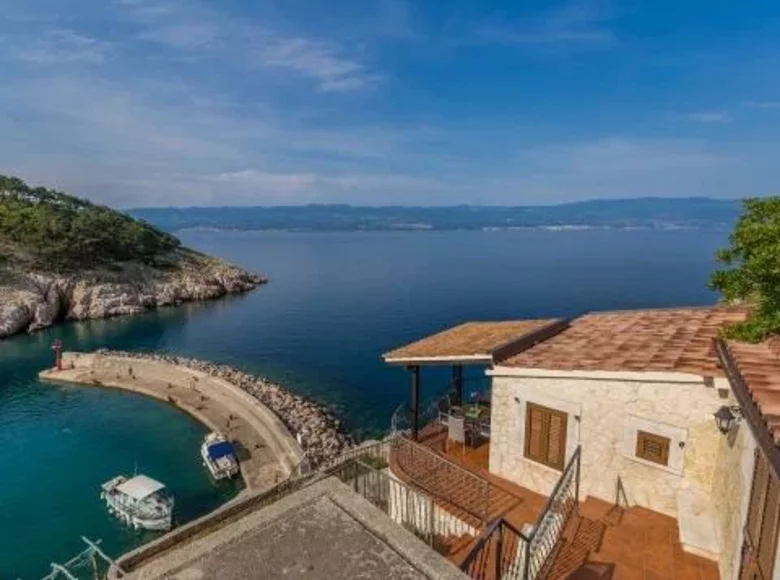 Villa de tres dormitorios 120 m² Krk, Croacia