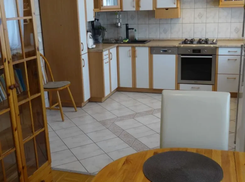 3 room apartment 81 m² in Warsaw, Poland