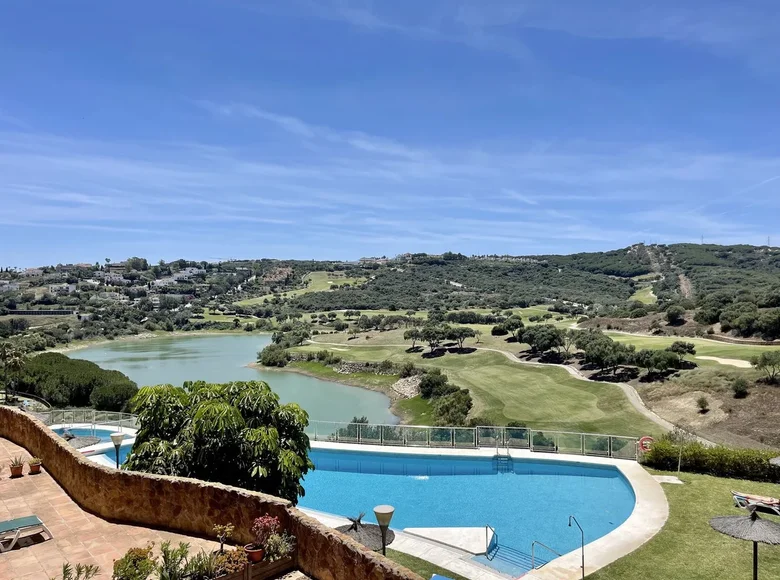 Mieszkanie 2 pokoi 221 m² San Roque, Hiszpania
