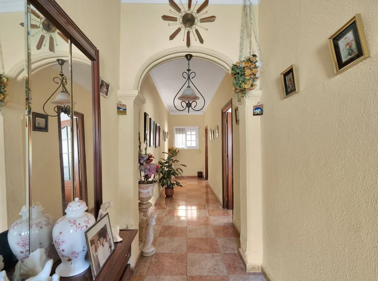 Casa 5 habitaciones 350 m² La Linea de la Concepcion, Španjolska