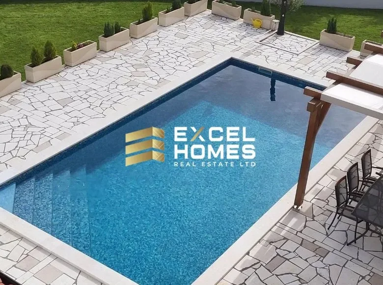 4 bedroom Villa  Saint Paul's Bay, Malta