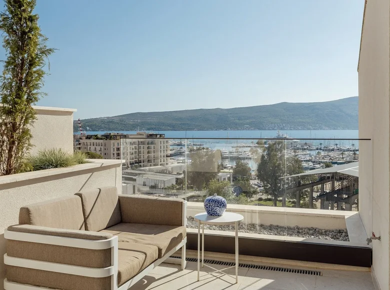 Mieszkanie 4 pokoi 179 m² Czarnogóra, Czarnogóra