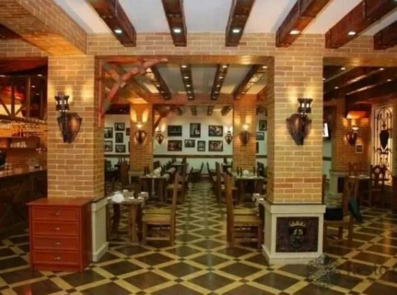 Restoran 1 834 m² Khanabad