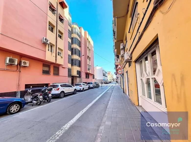 Commercial property 721 m² in Alicante, Spain