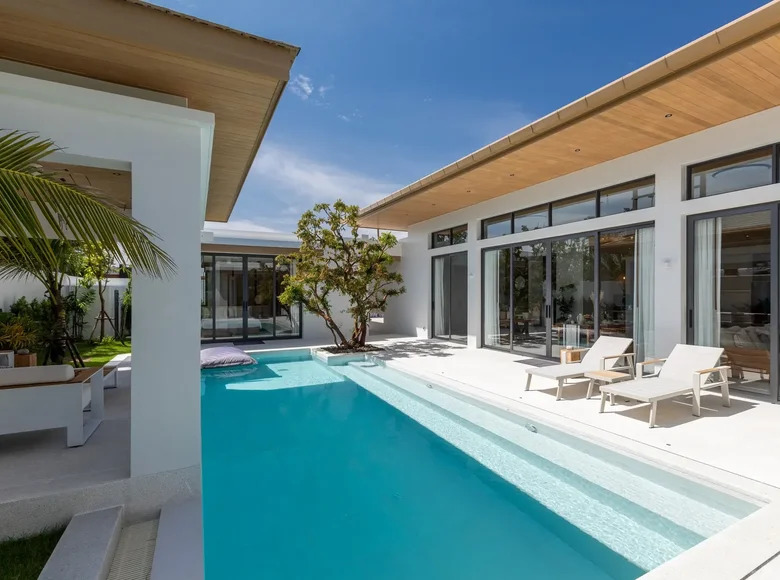 3 bedroom villa 404 m² Phuket, Thailand