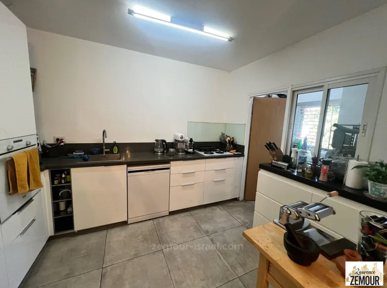 Mieszkanie 4 pokoi 115 m² Herzliya, Izrael