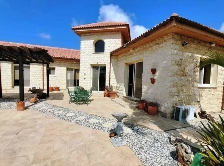 Dom 3 pokoi 173 m² Monagrouli, Cypr
