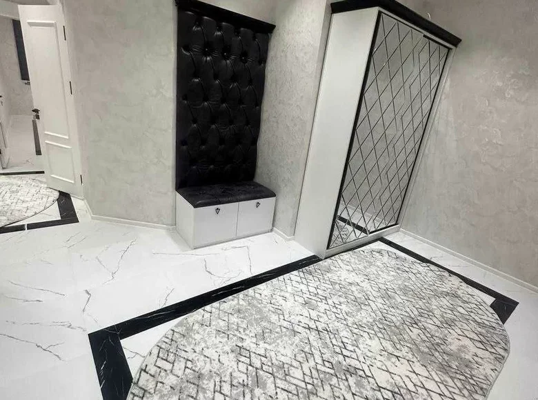 Kvartira 3 xonalar 91 m² Samarqandda