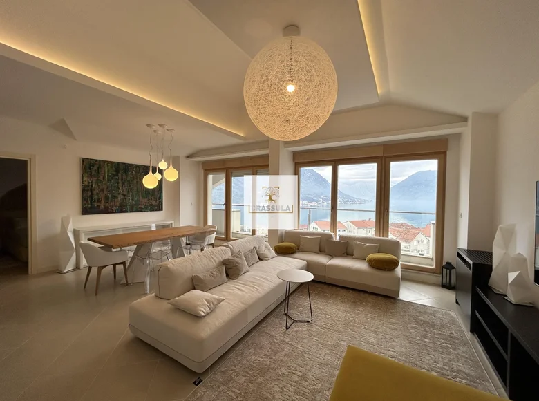 Haus 2 Schlafzimmer 108 m² Dobrota, Montenegro