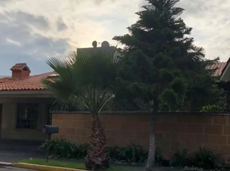 Haus 5 Schlafzimmer 636 m² Ciudad Lopez Mateos, Mexiko