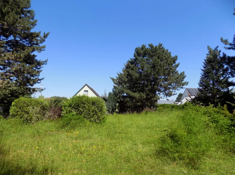 Land 568 m² Strasshof an der Nordbahn, Austria