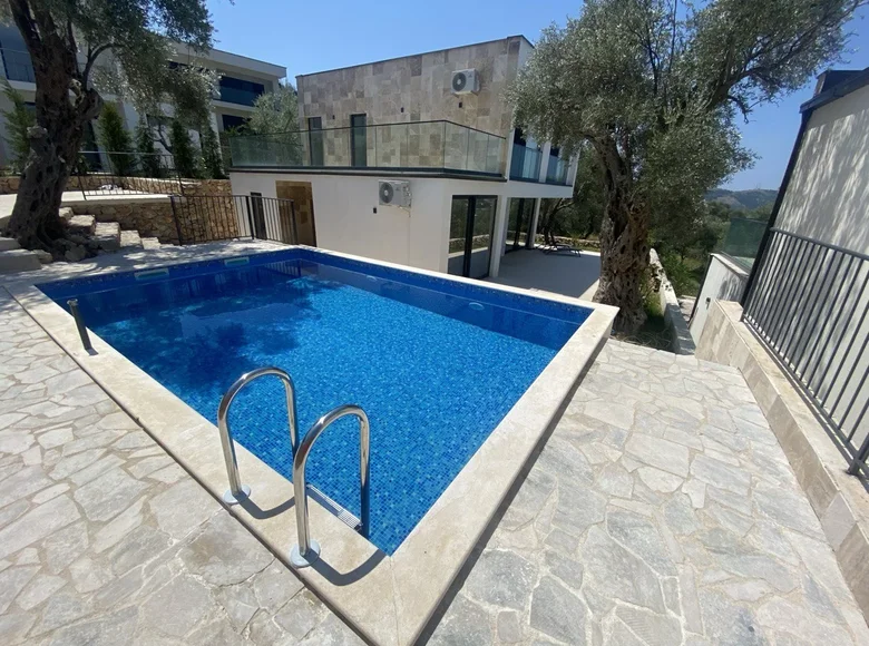 3 bedroom villa 170 m² Bar, Montenegro