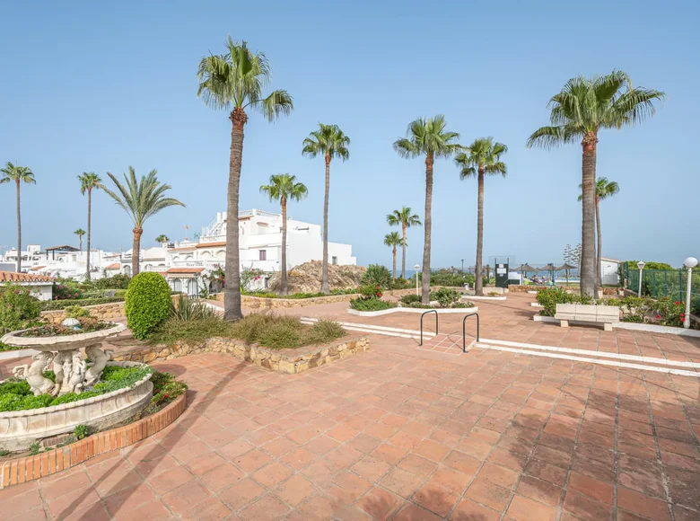 5 bedroom apartment  Manilva, Spain