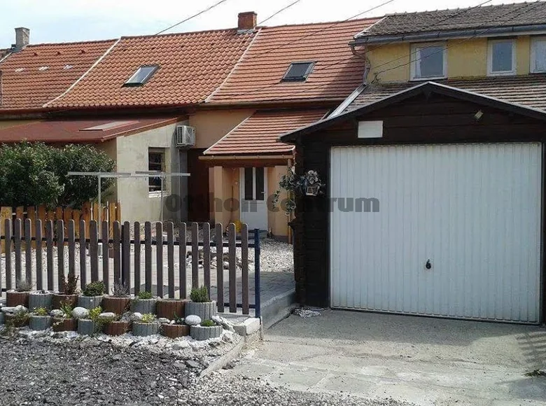 3 room house 66 m² Varpalota, Hungary