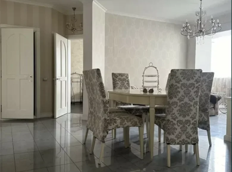 Mieszkanie 2 pokoi 93 m² Odessa, Ukraina