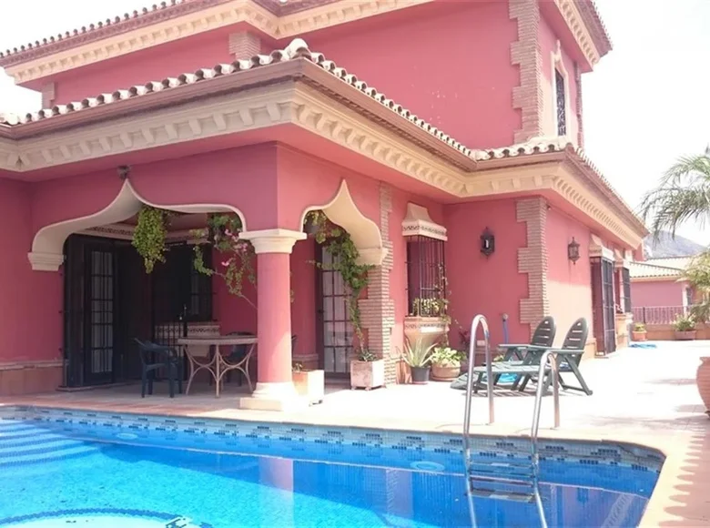 3 bedroom villa 1 080 m² Mijas, Spain