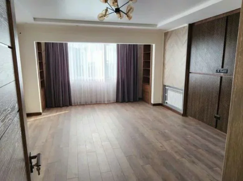 Kvartira 4 xonalar 80 m² Toshkentda