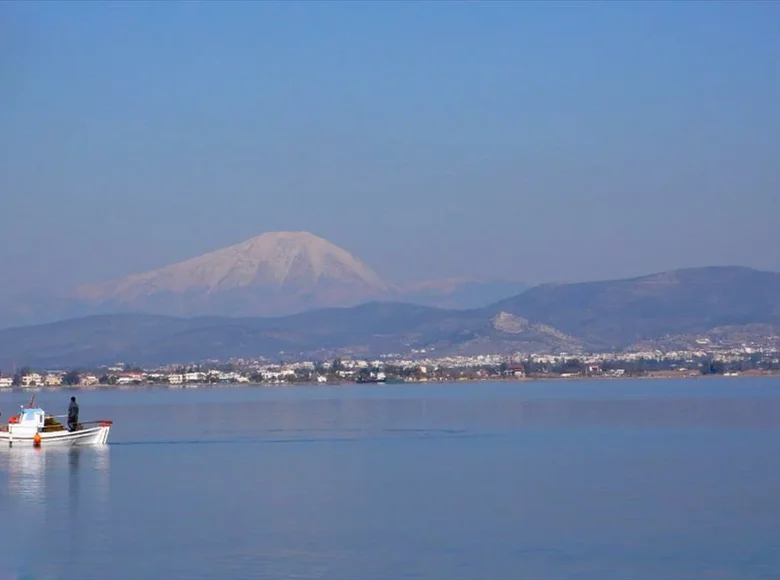 Land 1 room  Vathy, Greece