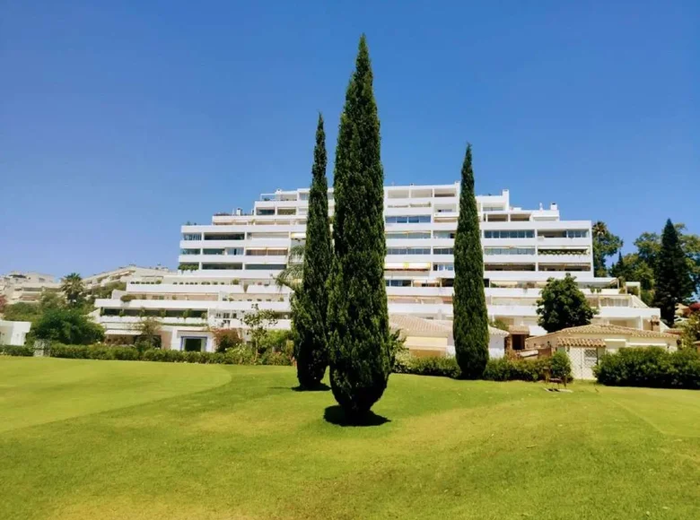 Mieszkanie 2 pokoi 138 m² Marbella, Hiszpania