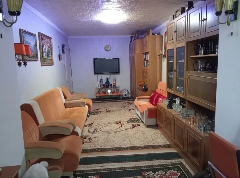 Kvartira 3 xonalar 68 m² Toshkentda