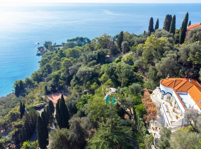 3 bedroom villa 450 m² Ventimiglia, Italy