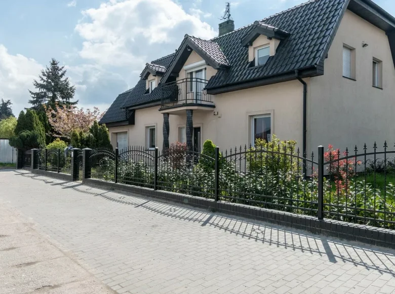 Maison 224 m² Mrowino, Pologne