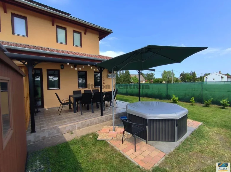 Dom 5 pokojów 105 m² Balatonkeresztur, Węgry