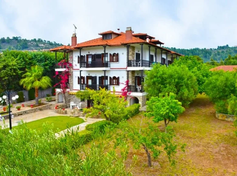 Hotel 700 m² en The Municipality of Sithonia, Grecia