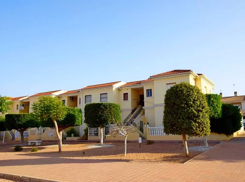 Mieszkanie 2 pokoi 50 m² Torrevieja, Hiszpania