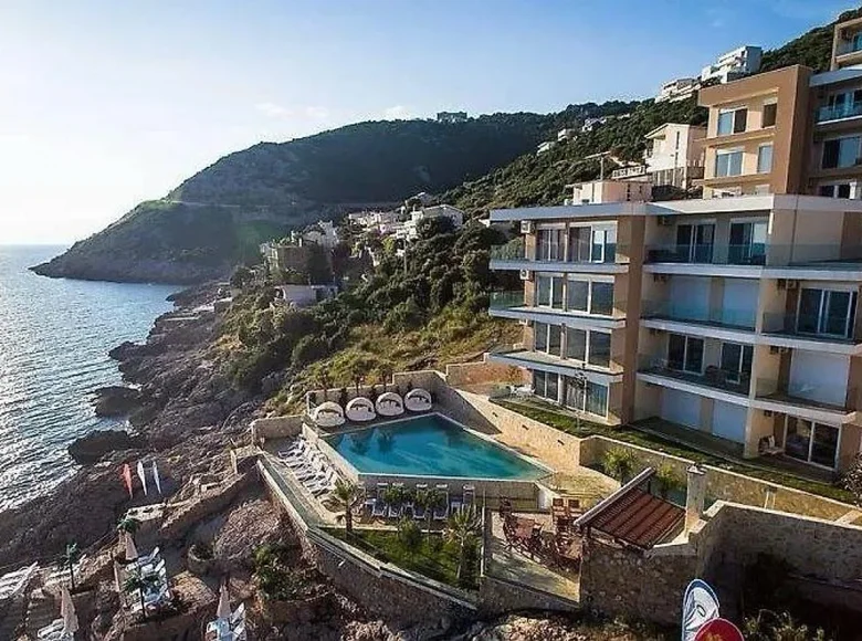 Квартира 2 спальни 83 м² Добра Вода, Черногория