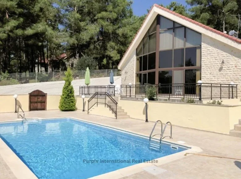 Villa de 4 dormitorios 250 m² Pano Platres, Chipre