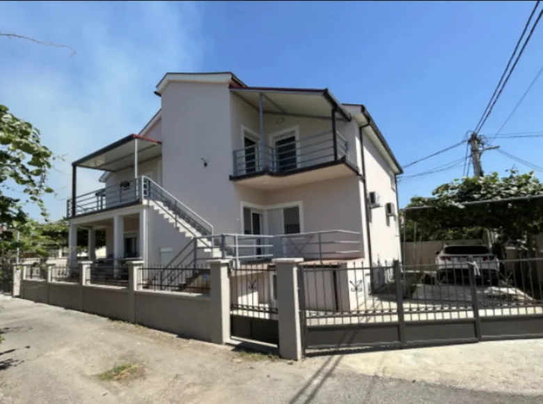 House 265 m² Podgorica, Montenegro