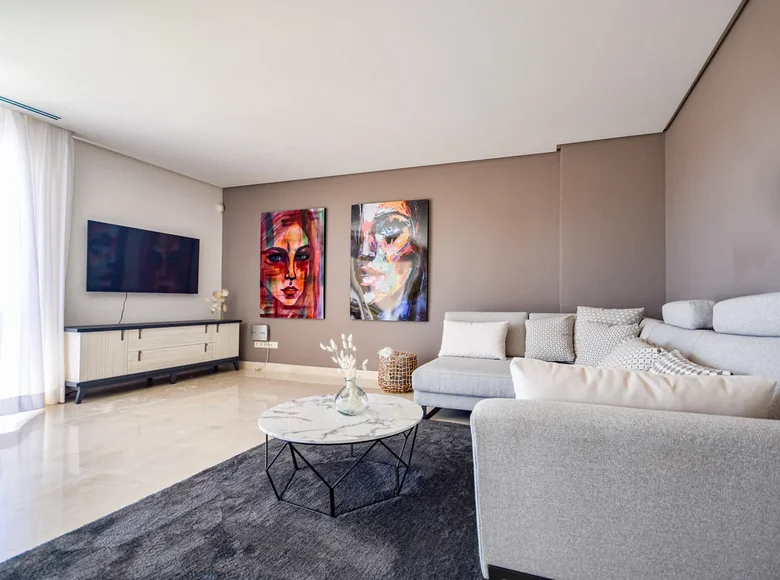 Квартира 2 спальни 160 м² Марбелья, Испания
