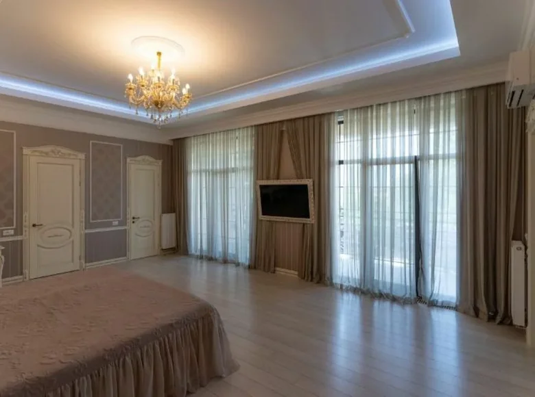 4 room house 680 m² Odesa, Ukraine