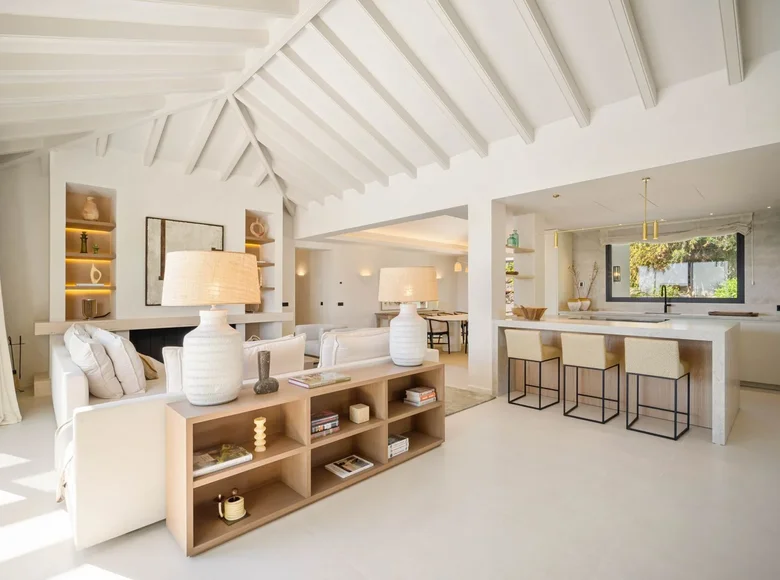 4 bedroom house 241 m² San Pedro Alcantara, Spain