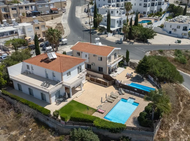 5 bedroom house 300 m² Chloraka, Cyprus