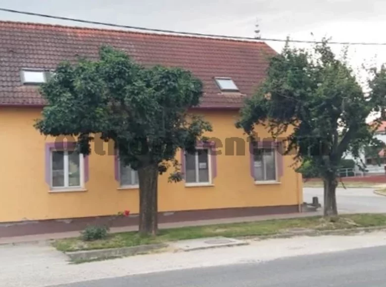 Casa 6 habitaciones 200 m² Beremend, Hungría