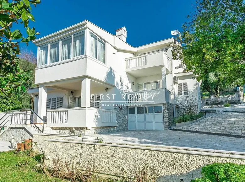 5 bedroom villa 240 m² Gradiosnica, Montenegro