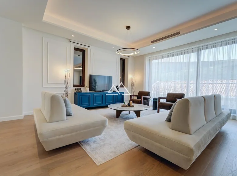 Mieszkanie 4 pokoi 196 m² Kumbor, Czarnogóra
